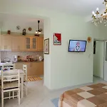 شقة Thimios *