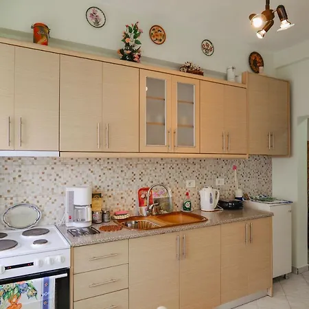 Thimios Sarandë