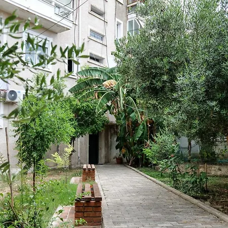 Thimios Sarandë